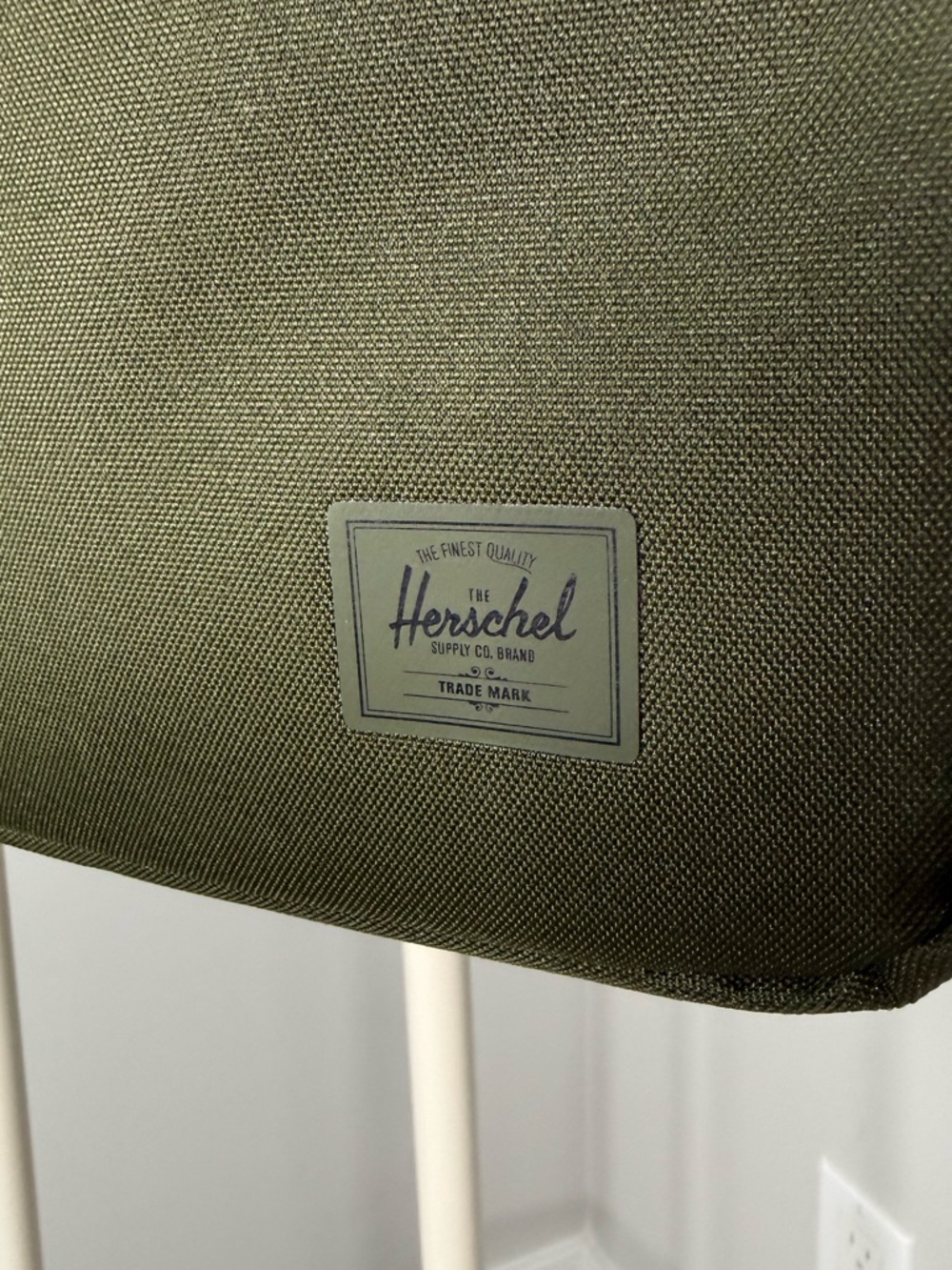 Herschel 18L - Olive Green - Messenger Travel Bag - Picture 3 of 13
